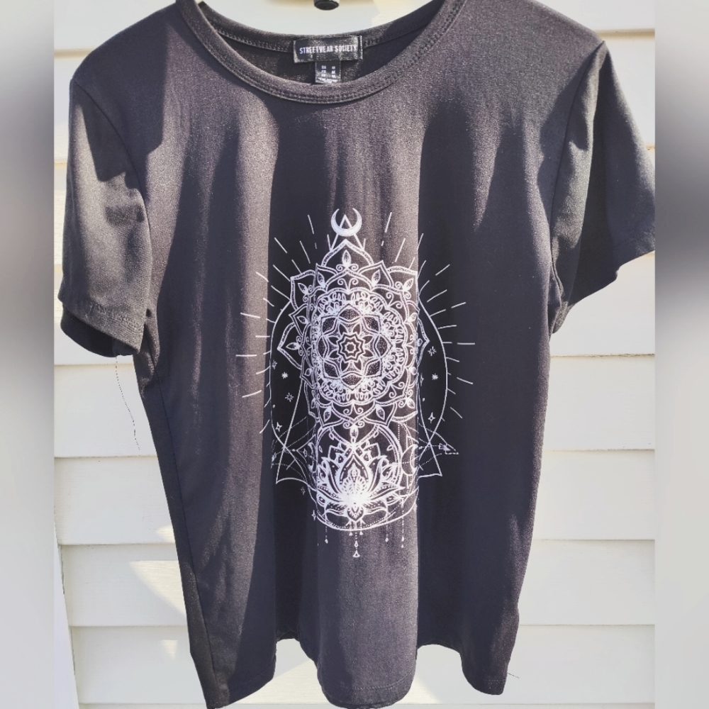 Street wear Society graphic tshirt black size medium